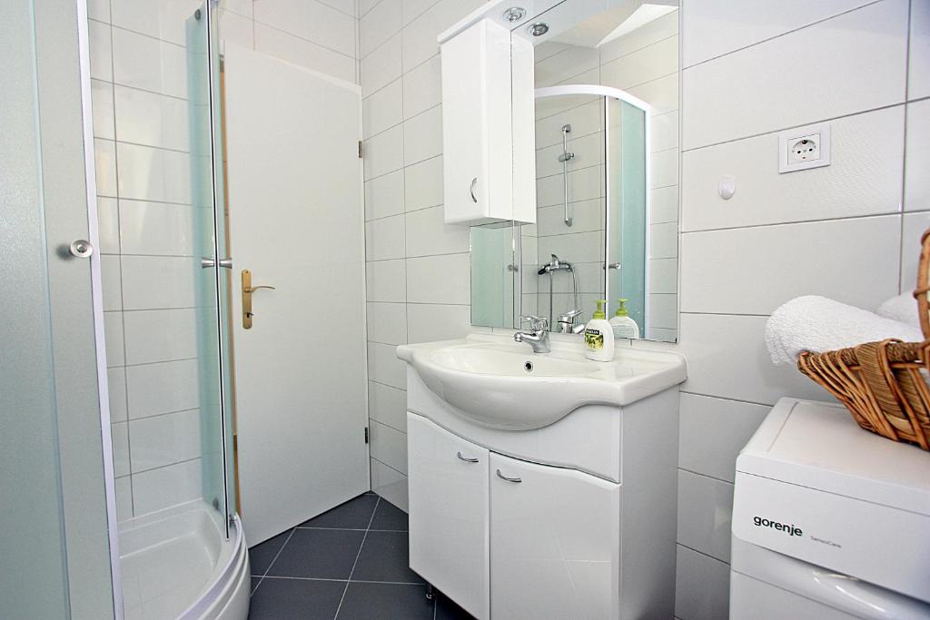Koupelna v ubytování Apartmani Nila
