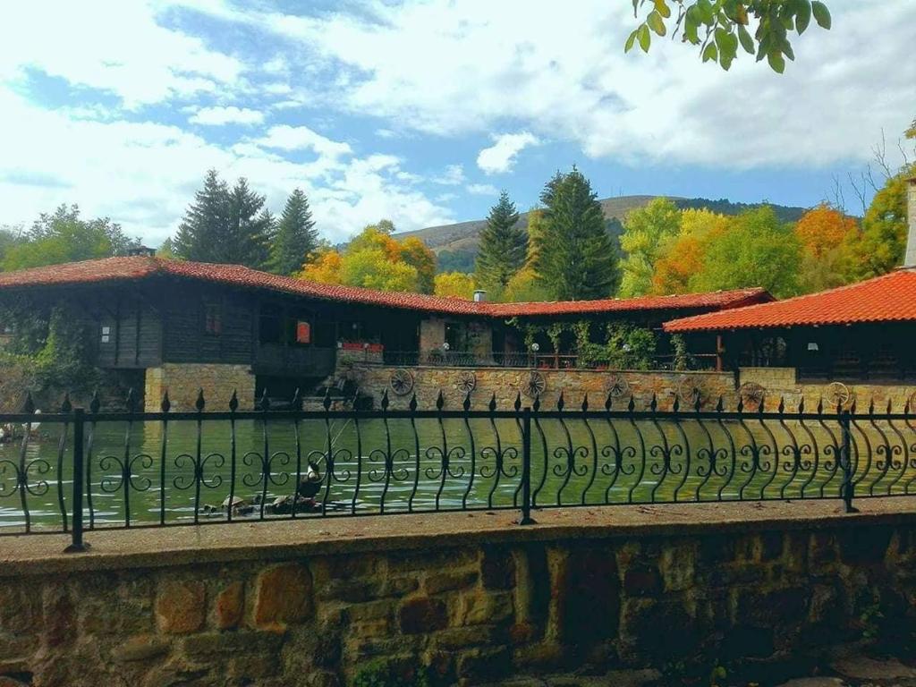 Afbeelding uit fotogalerij van Старата воденица in Kotel
