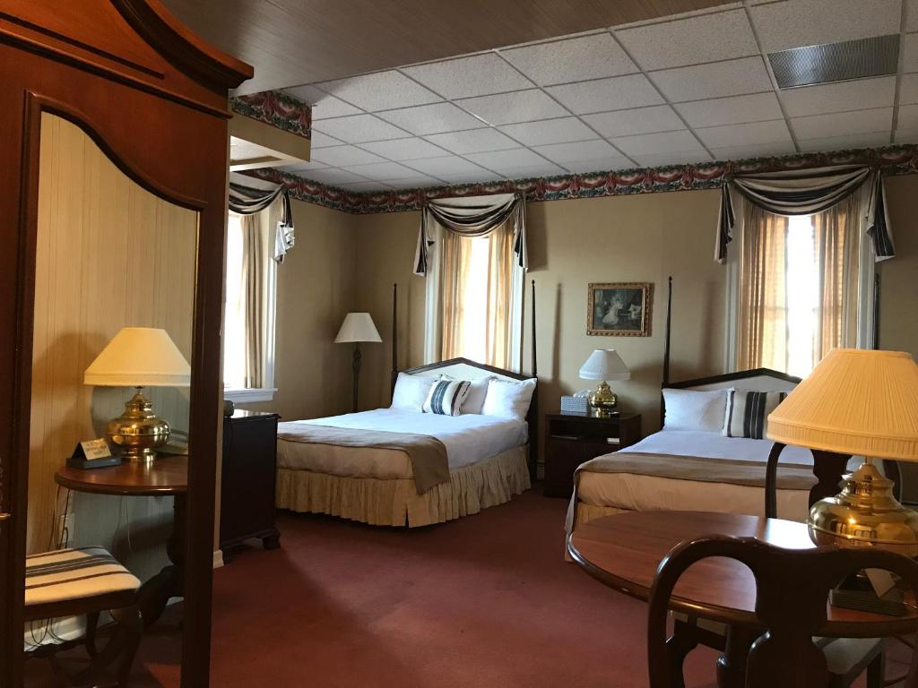 Waynebrook Inn photo