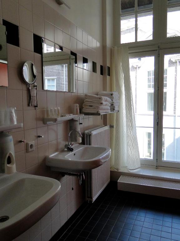 LABnul50 self check-in hotel Groningen - Resim 21