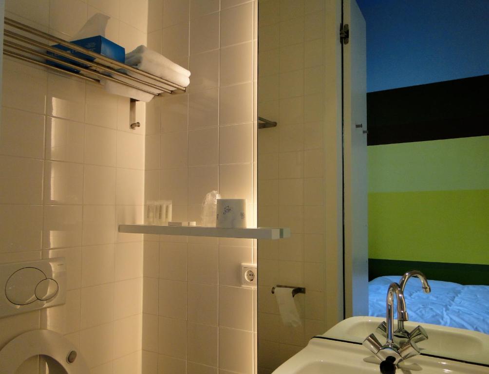 LABnul50 self check-in hotel Groningen - Resim 31