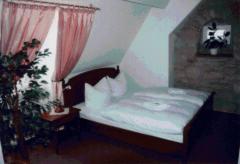 Postel nebo postele na pokoji v ubytování Hotel "Zur Sonne"