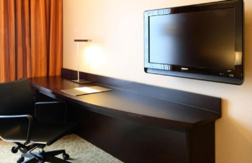 TV a/nebo společenská místnost v ubytování The Bellevue Manila