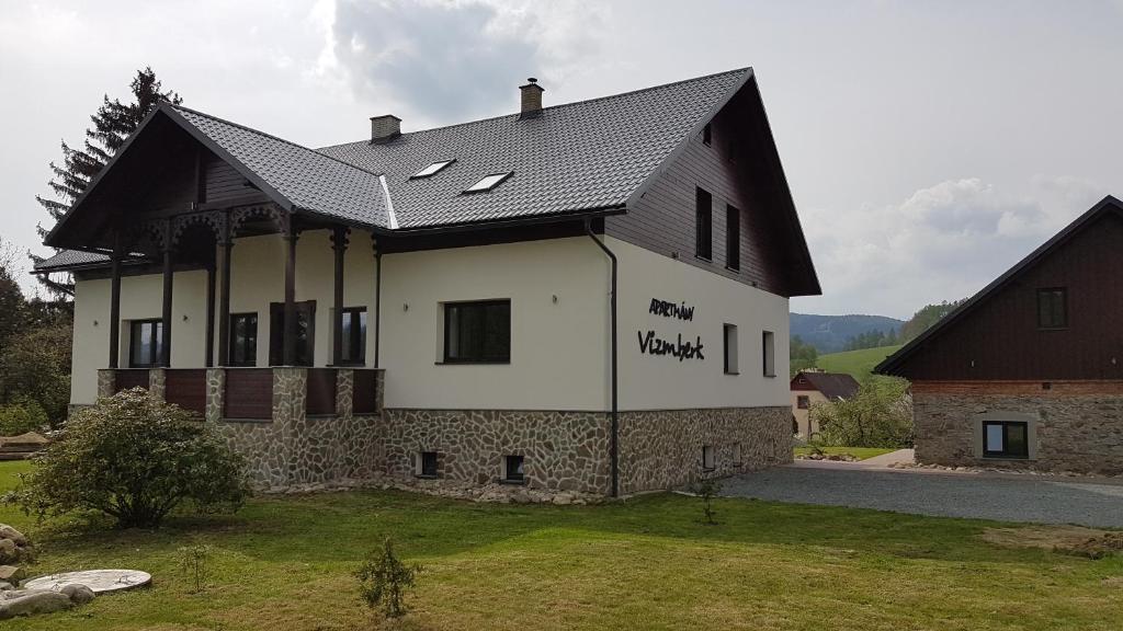 Budova, kde se apartmán nachází