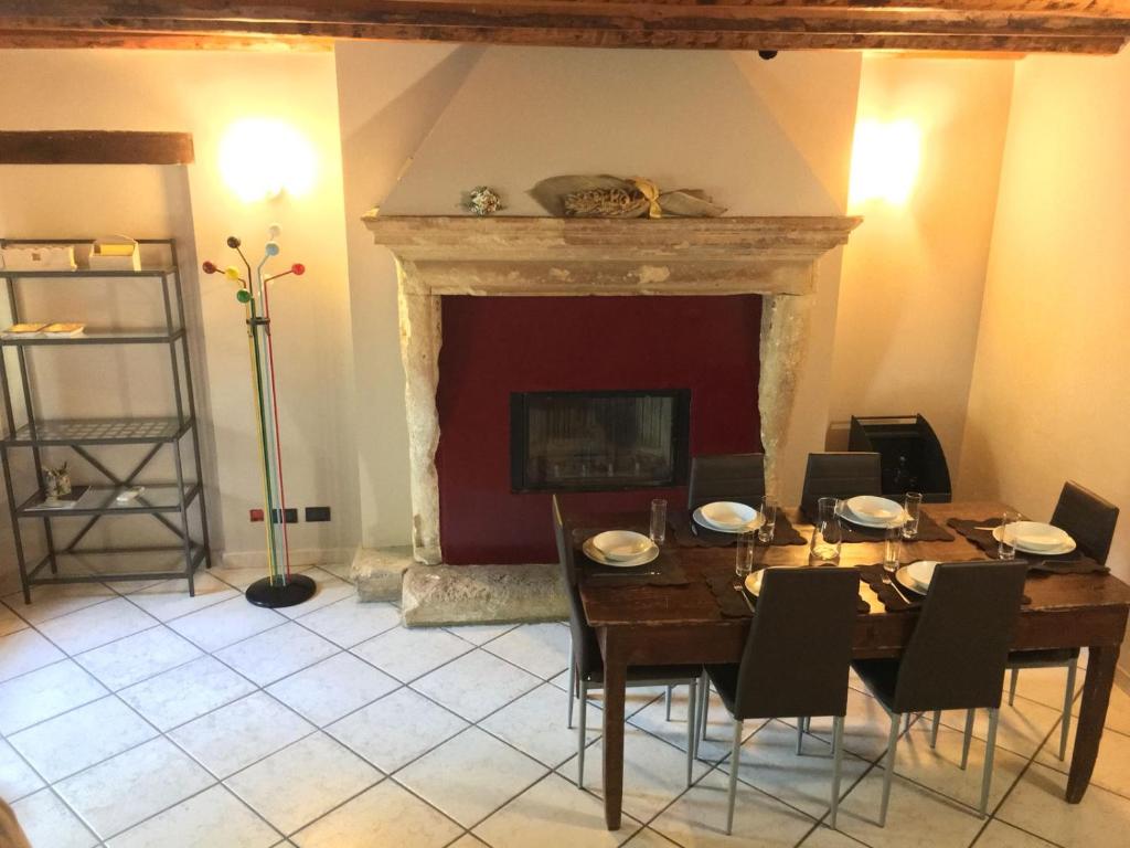 Villa Broglia House - Three-Bedroom Apartment