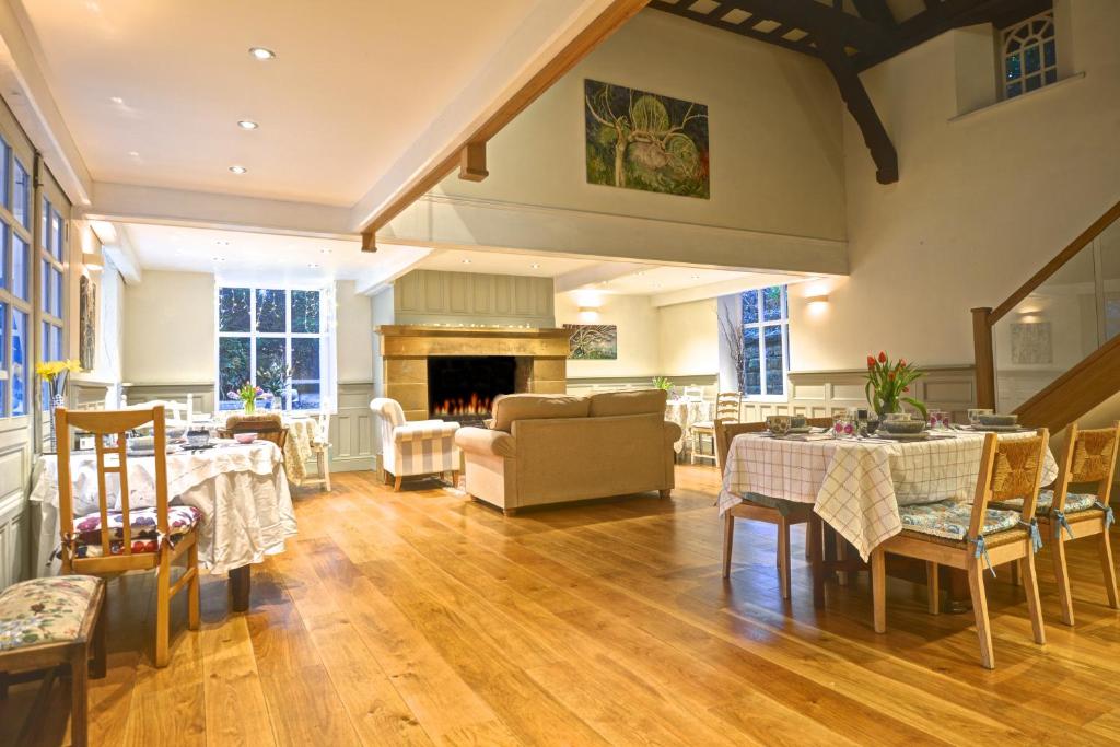 Grosmont House photo