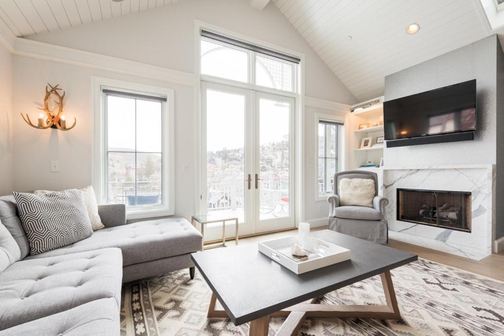 TV a/nebo společenská místnost v ubytování Snowflake Villa