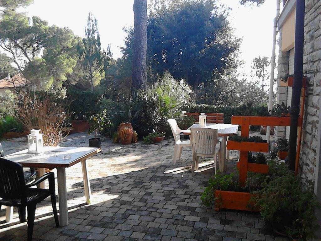 Сад в La Casa di Ulisse B&B