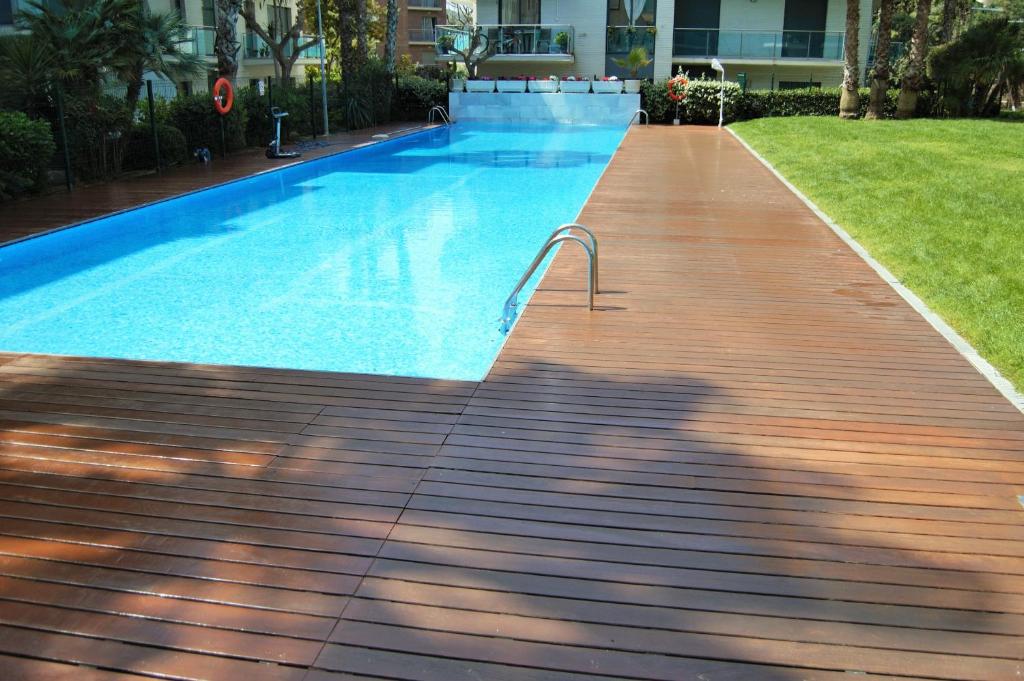 Bazén v ubytovaní Apartamento Ainara Garden Family alebo v jeho blízkosti