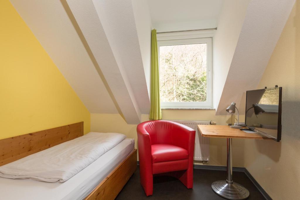Postel nebo postele na pokoji v ubytování Hotel Demling
