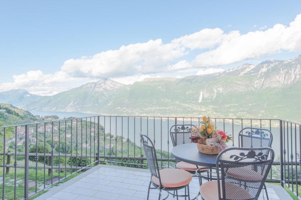 Gallery image of Villa Anna Apartments in Tremosine Sul Garda