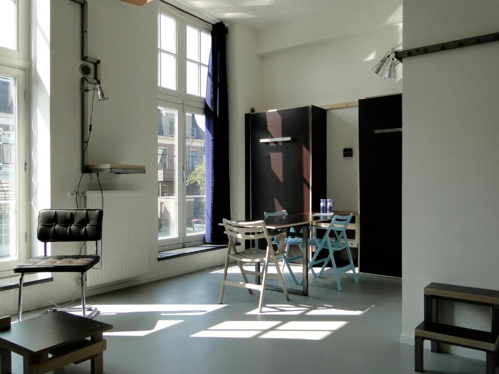 LABnul50 self check-in hotel Groningen - Resim 7