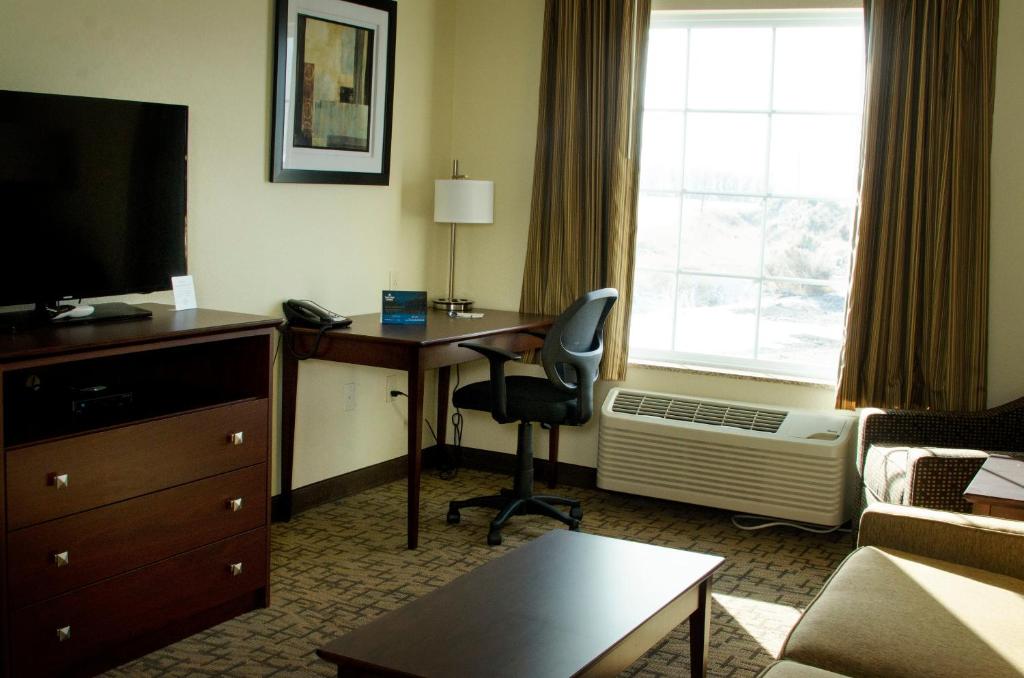 Cobblestone Inn & Suites - Soda Springs - Deluxe King Suite