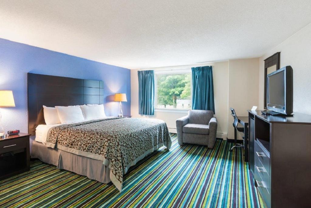 Days Inn by Wyndham Lincoln - Room King Avec Vue Sur La Montagne - Non-fumeur