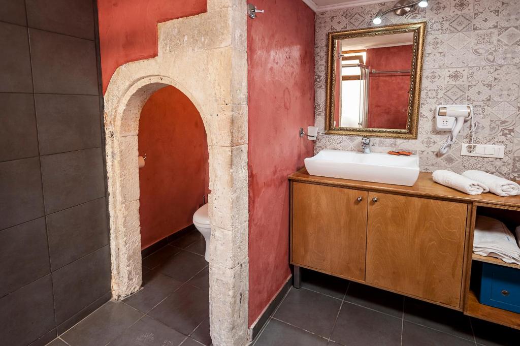 Koupelna v ubytování Hamam Suites Sifaka