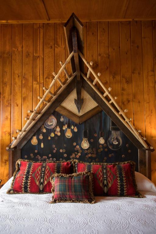 McMenamins Kalama Harbor Lodge - 