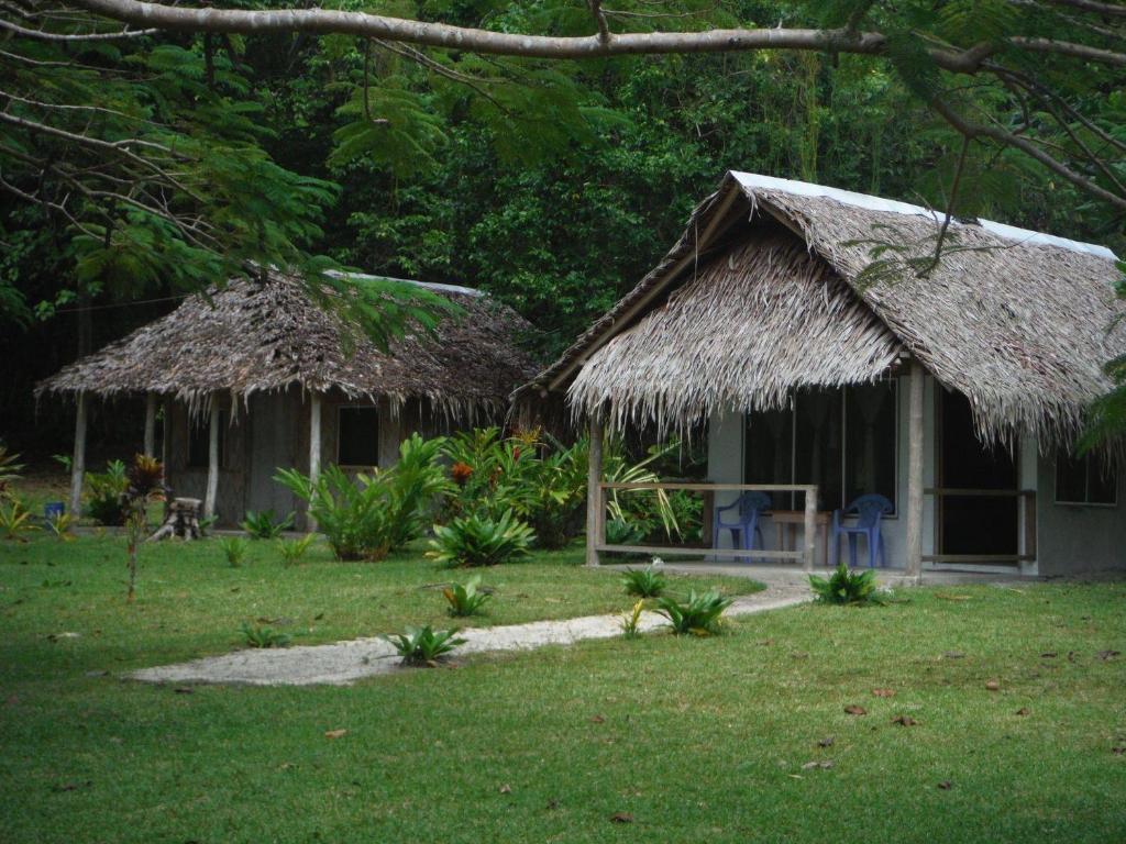 Lonnoc Ocean View Bungalows - Housity