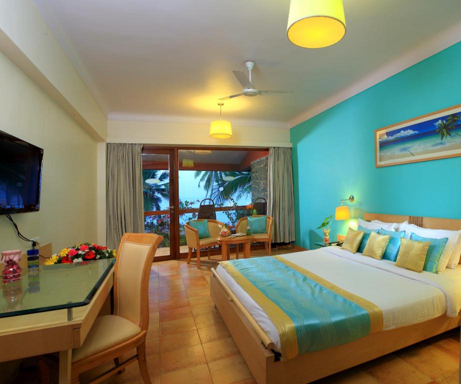 Uday Samudra Leisure Beach Hotel & Spa - Salas De Vista A La Piscina