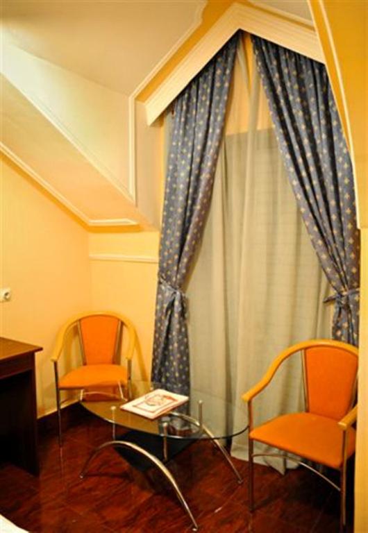 Ruang duduk di Hotel Evropa