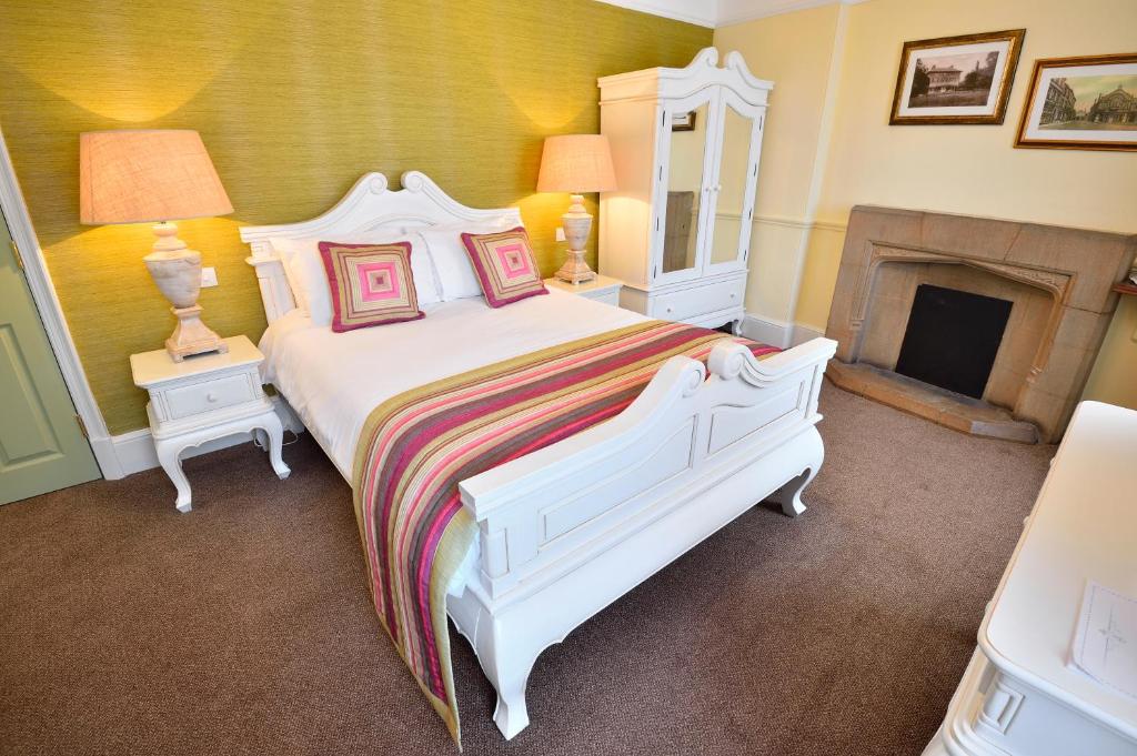 The George Hotel - Deluxe Double Room