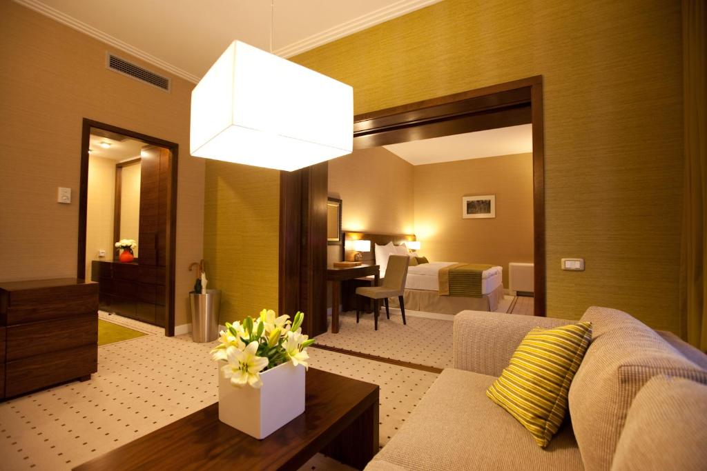 Capital Plaza Hotel - Resim 21