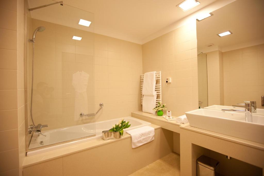 Capital Plaza Hotel - Resim 14