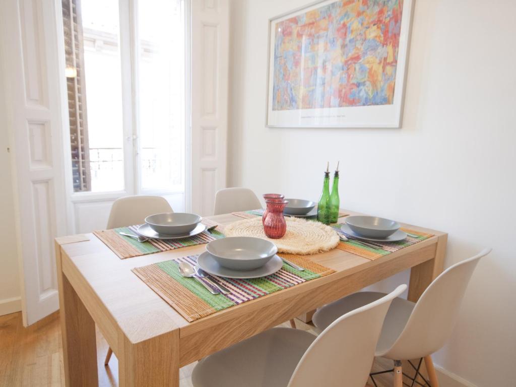 Kép Precioso apartamento en la latina palacio real szállásáról Madridban a galériában