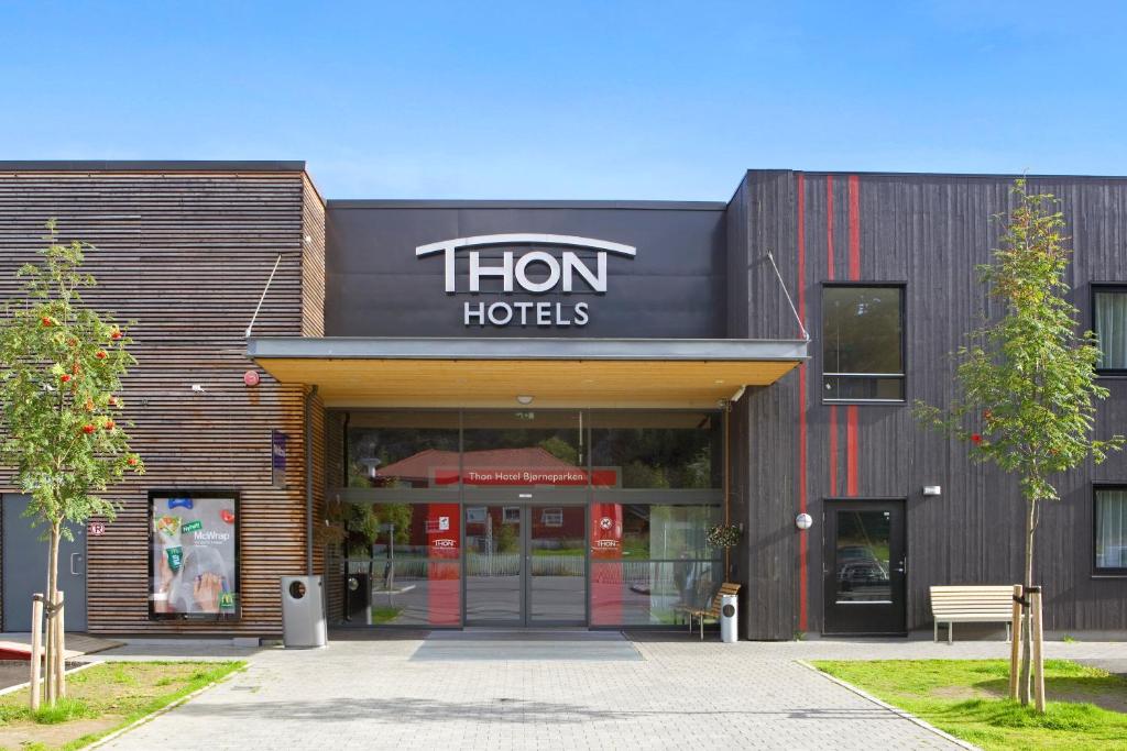 a store front of a hotel with a sign on it at Thon Hotel Bjørneparken in Flå