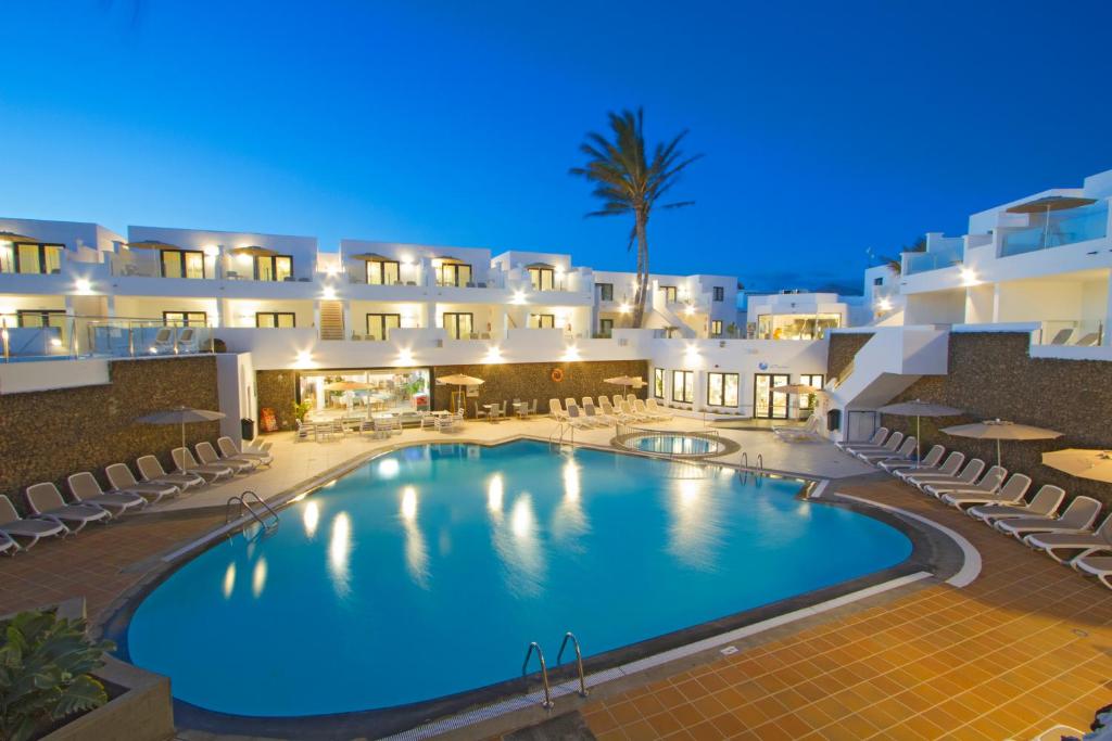 Bazén v ubytování Aqua Suites nebo v jeho okolí