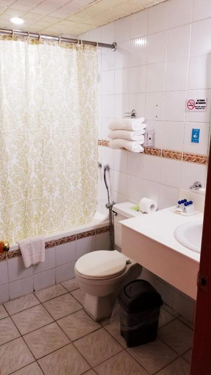 Koupelna v ubytování Hotel Ramada