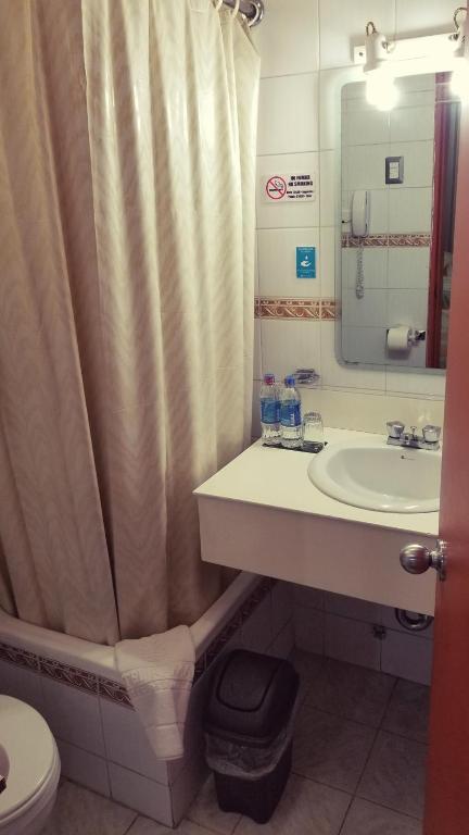 Koupelna v ubytování Hotel Ramada