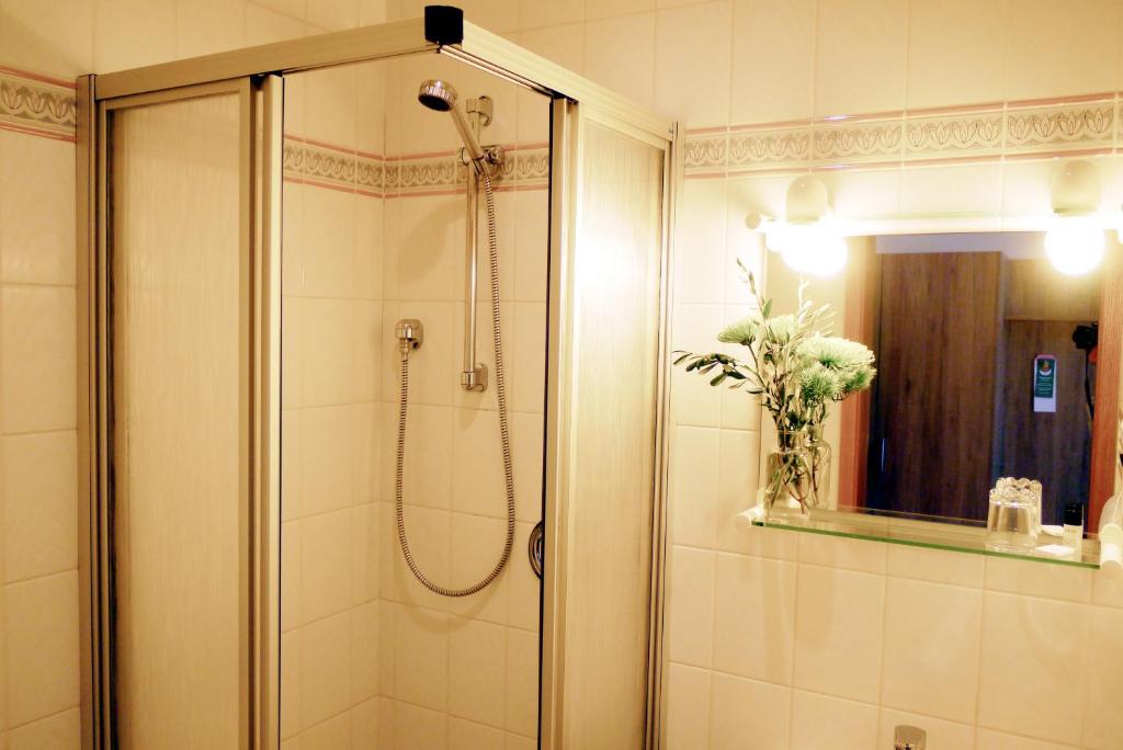 Hotel Grader - Twin Room