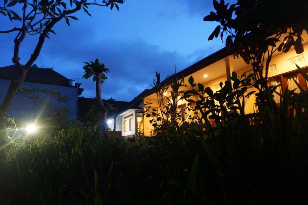Zahrada ubytování Sila Urip Guest House