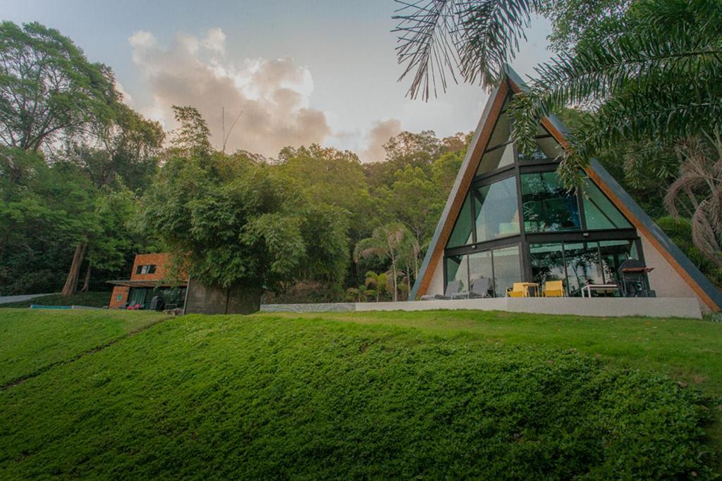 Gallery image of Bamboo Garden House in Laem Sing