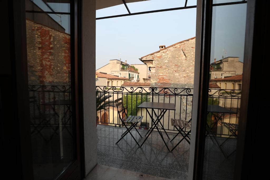 A balcony or terrace at Palazzo Cinque Greenview