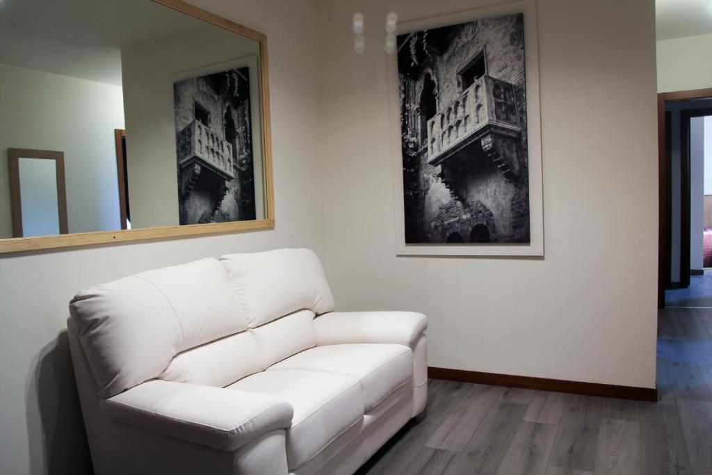 A seating area at Palazzo Cinque Greenview