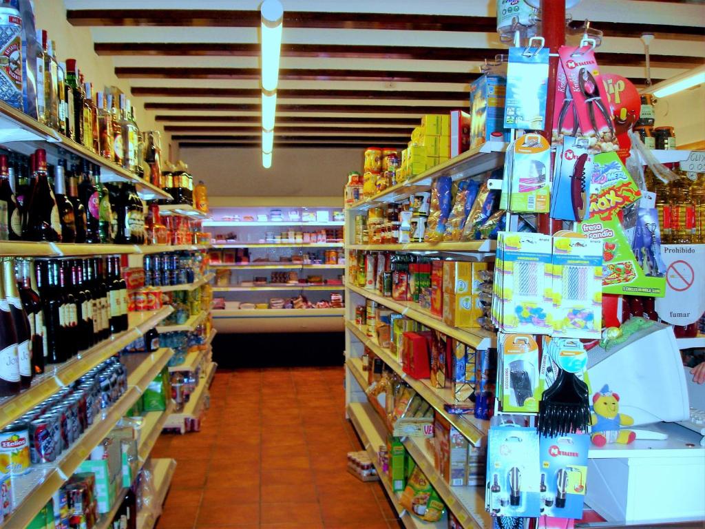 Supermarket nebo jiné obchody v  apartmánu nebo okolí