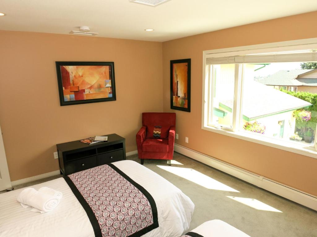 Ein Bett oder Betten in einem Zimmer der Unterkunft A View of the Lake B & B