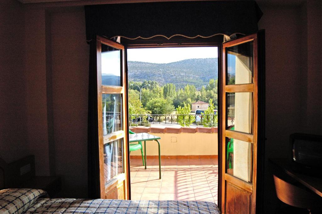 Nespecifikovaný výhled na hory nebo výhled na hory při pohledu z hotelu