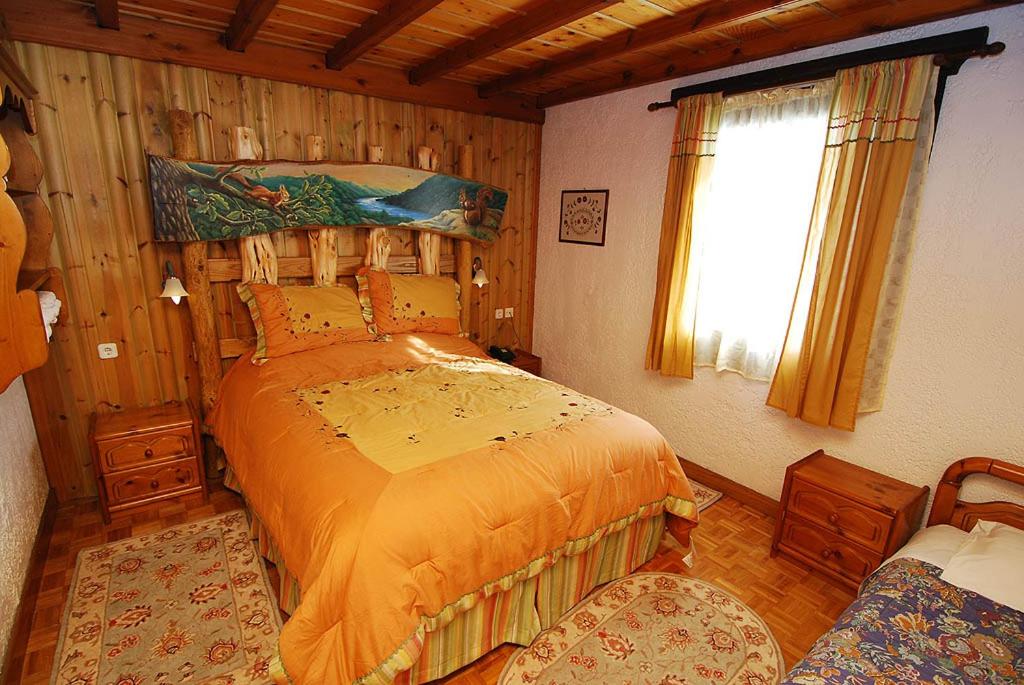 Postel nebo postele na pokoji v ubytování I Gonia Tis Linas