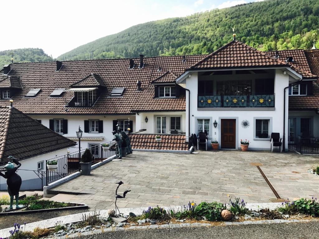 Nespecifikovaný výhled na hory nebo výhled na hory při pohledu z hotelu
