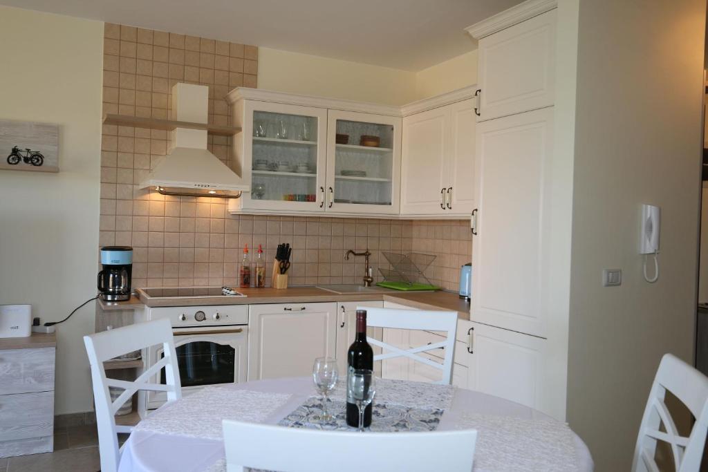 Kuchyň nebo kuchyňský kout v ubytování Apartment Soline Cove