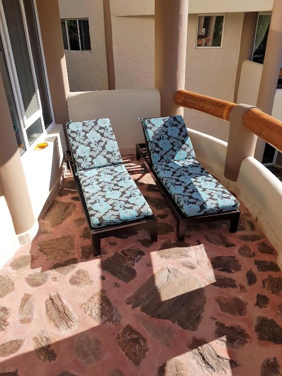 Posezení v ubytování Luxury apartment with ocean view at the beach