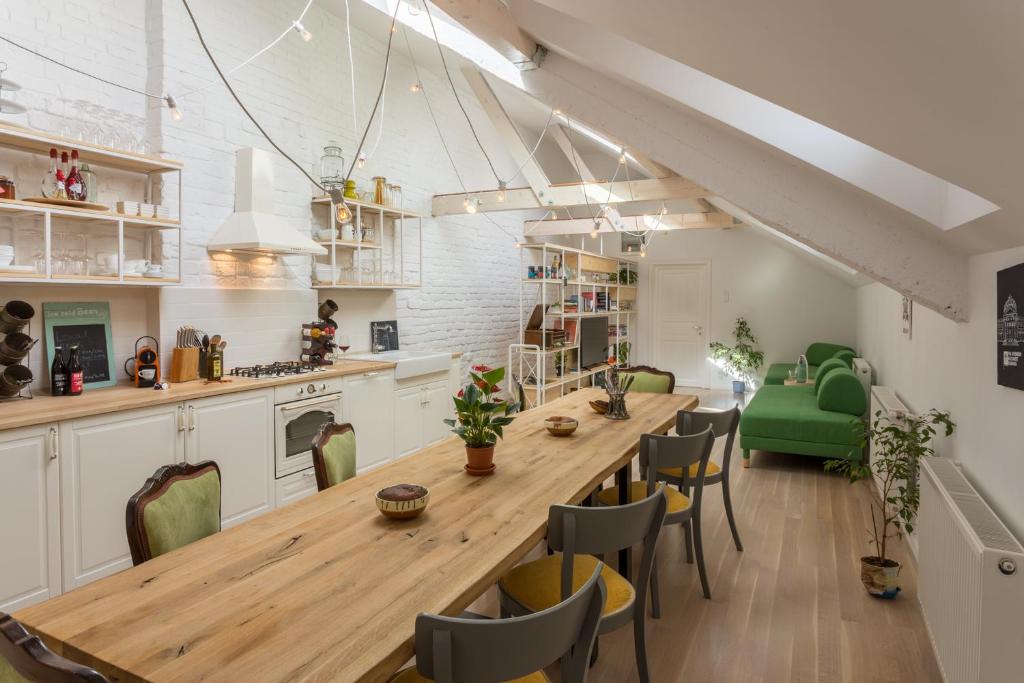 Little Bucharest mansion next to Parliament Palace - Resim 36