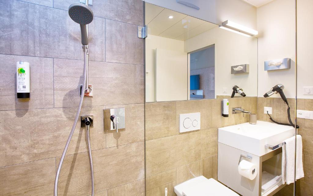 Koupelna v ubytování b_smart motel Landquart