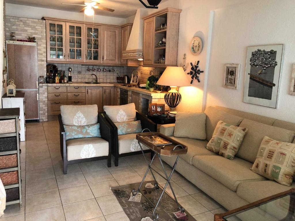 Prostor za sedenje u objektu Superior, comfortable seaside home with amazing view