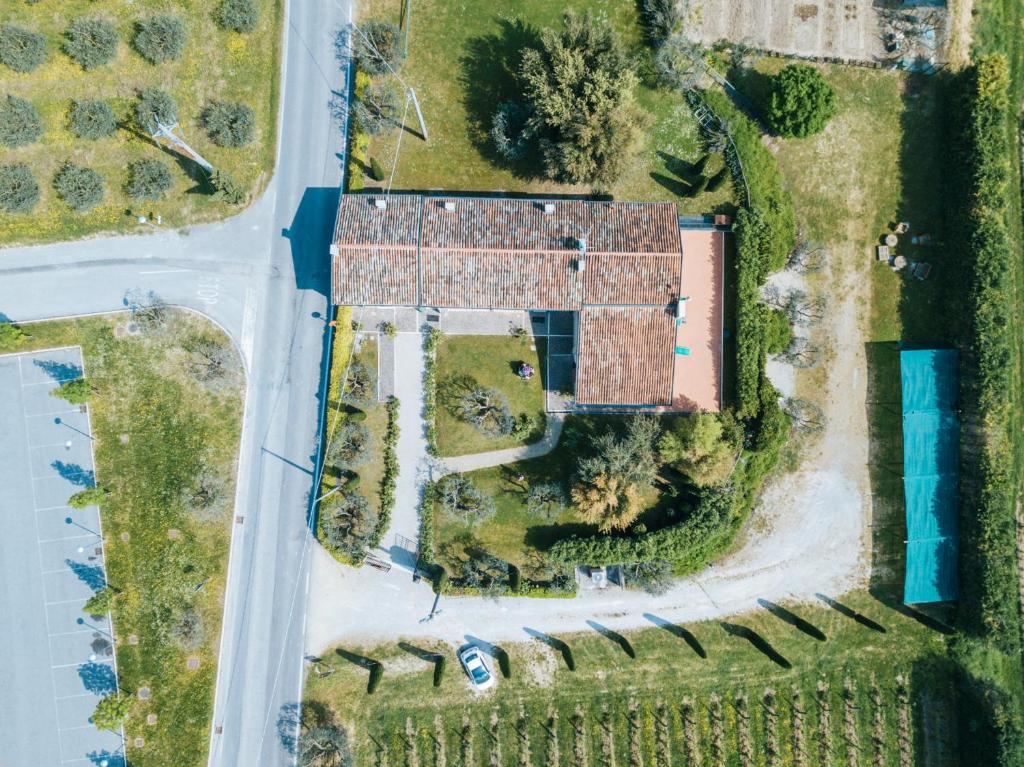 Příroda nedaleko venkovského domu