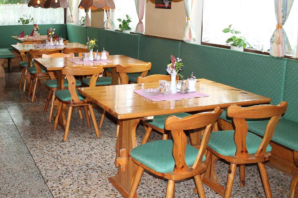 Restaurace v ubytování Hotel Restaurant Schwartz