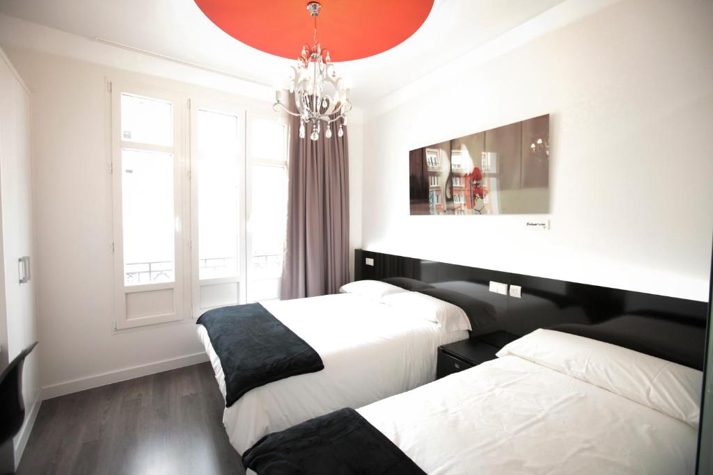 Vitium Urban Suites - Double Room With Extra Bed (2 Adults + 1 Child)