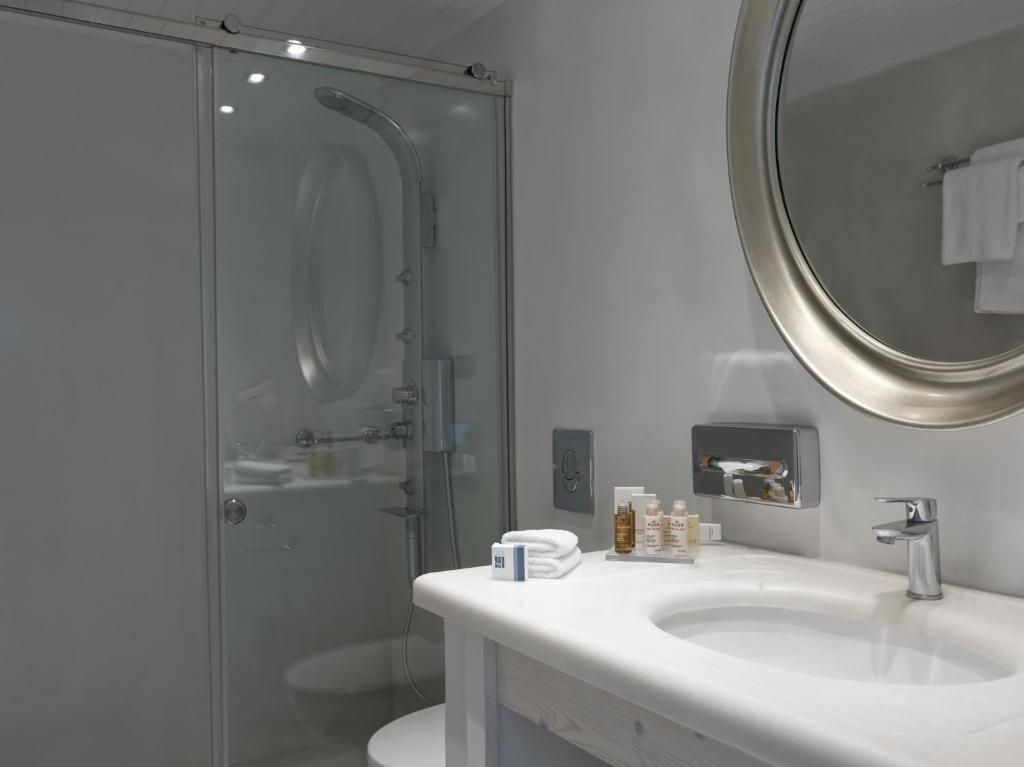 Lilium Hotel Santorini - 10